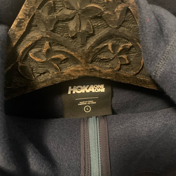 Size large women’s Hoka 1/2 zip / half wool hoodie. - Picture 3 of 3